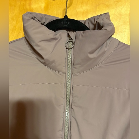 Vuori Canyon Insulated Jacket - Small - Picture 4 of 9